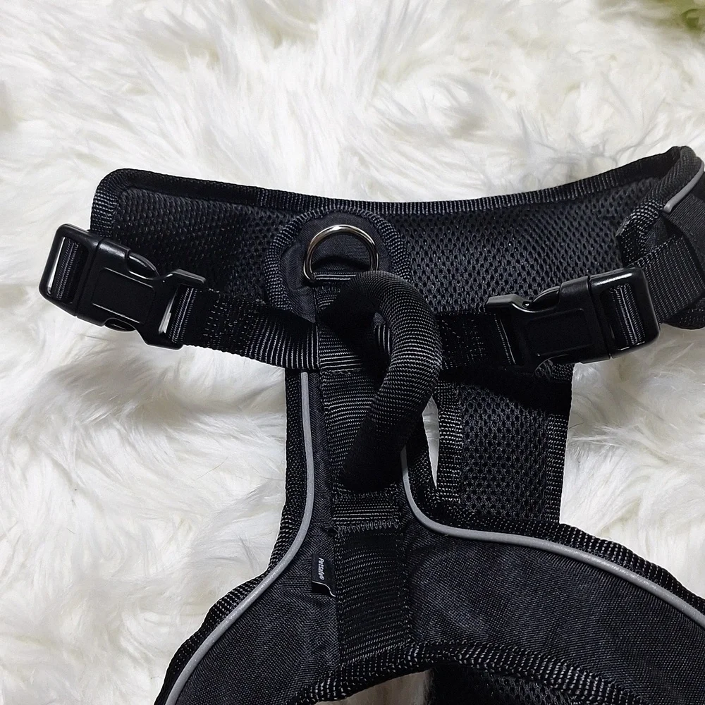 Med dog harness with sturdy handle. Adjustable, black, new, easy sport brand
